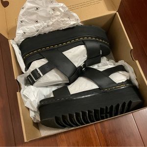 Like new! Dr. Martens Francis Harness Leather Strap Platform Sandals